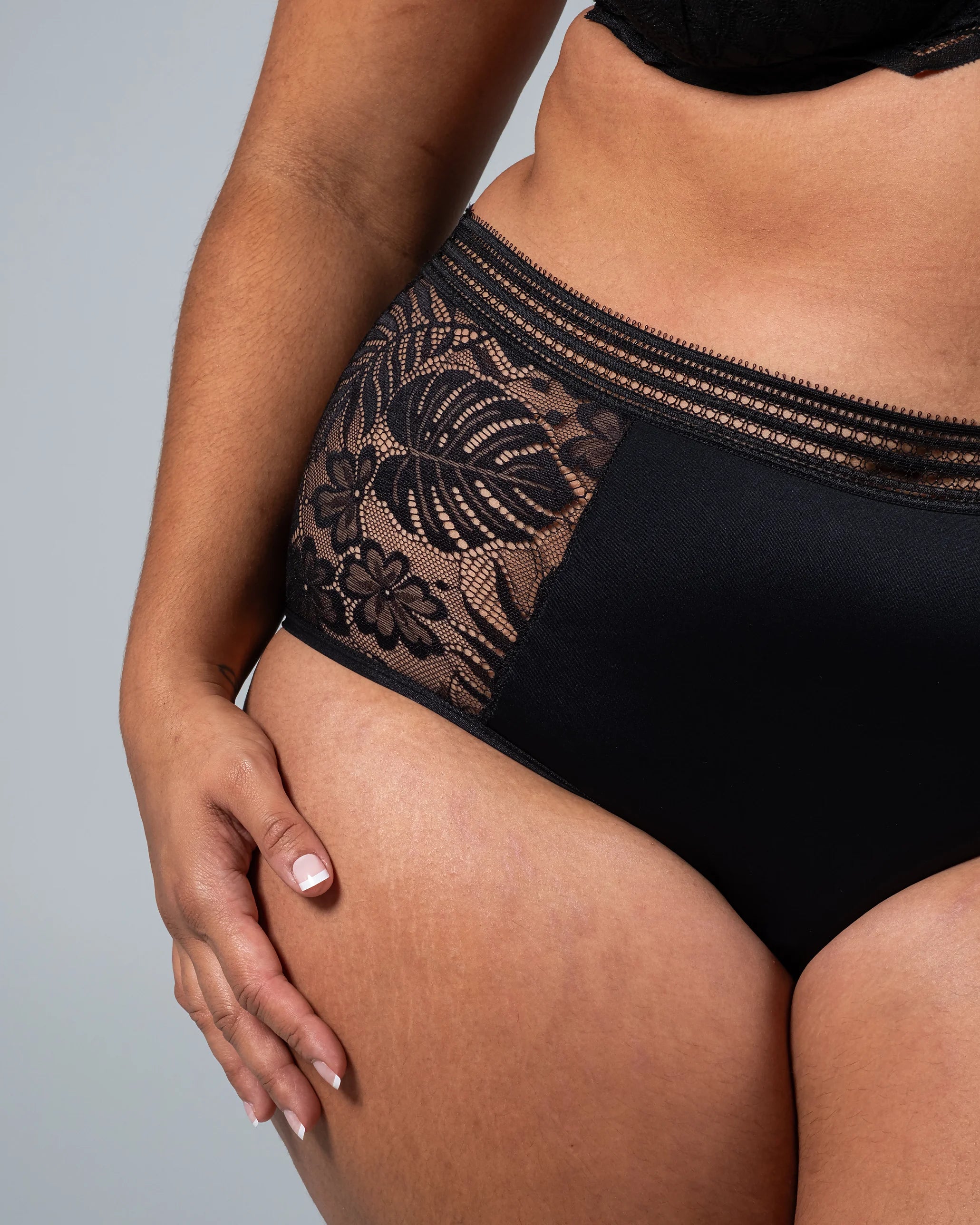 Culotte menstruelle dentelle noire