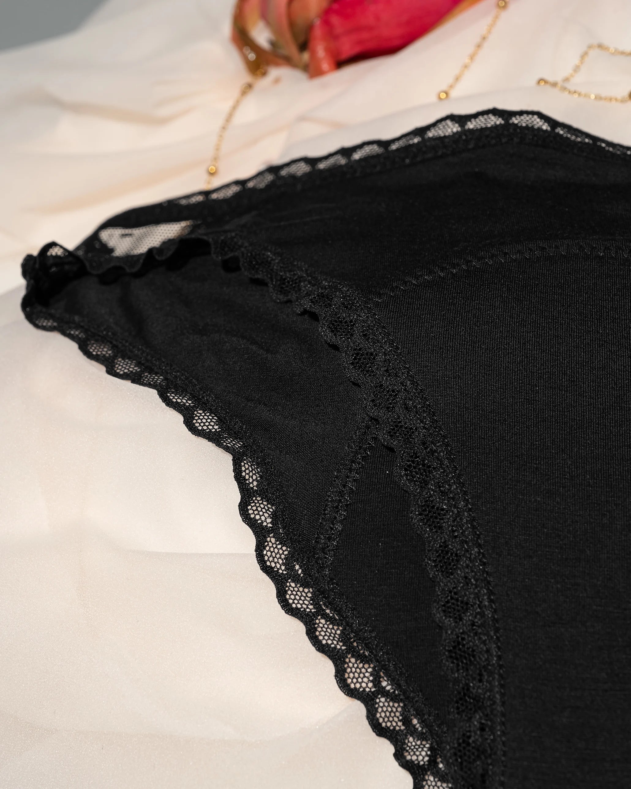 Culotte menstruelle dentelle noire